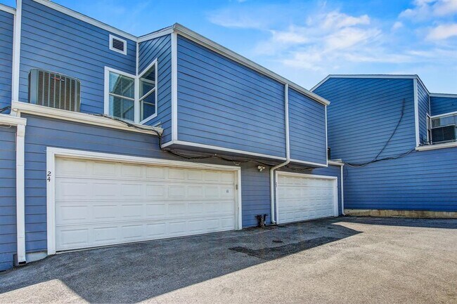 Building Photo - 1010 W Rundberg Ln