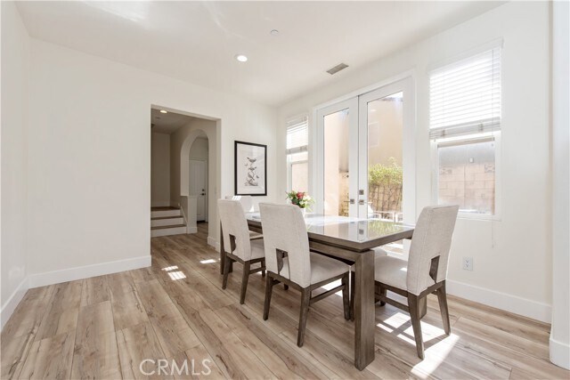 Building Photo - 94 Chantilly