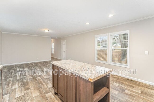 Building Photo - 1335 Oak Breeze Dr