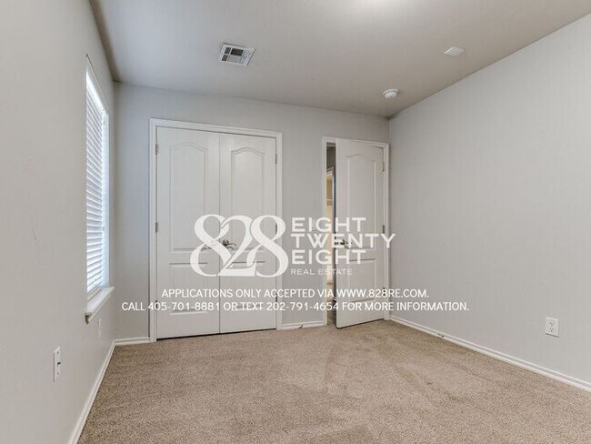 Building Photo - Lovely 3 Bed/2 Bath/2 Car Garage Single Fa...