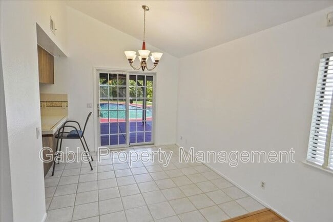 Building Photo - 3063 Glennel Ave