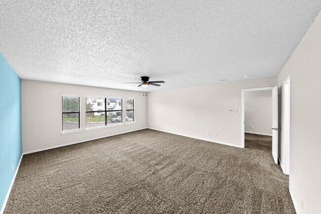 Building Photo - Spacious & Thoughtfully Updated 4-Bedroom ...