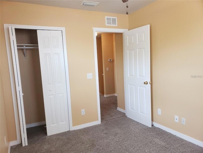 Building Photo - 1364 Fairway Dr