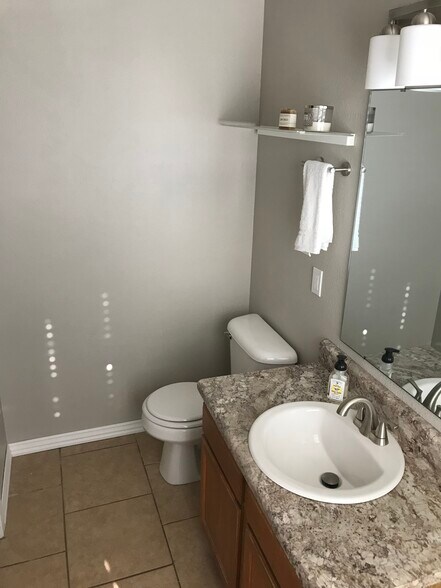Master bathroom - 1382 N Dawn Dr