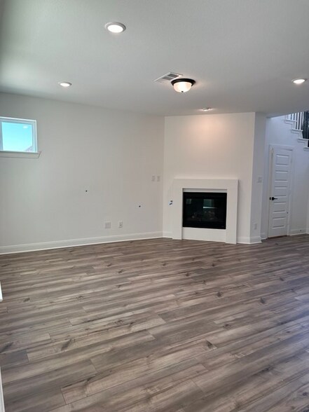 Building Photo - 13369 Hedgebrook Pl