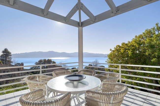 Building Photo - 20 Gilmartin Dr