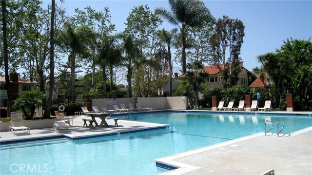 Building Photo - 401 Vista Roma