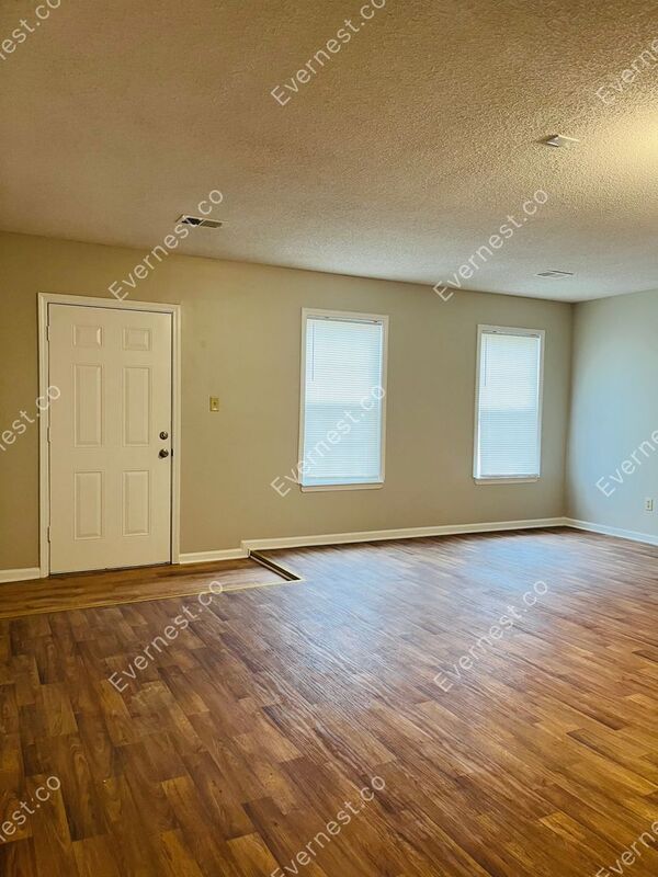 Building Photo - 7091 Hampton Dr