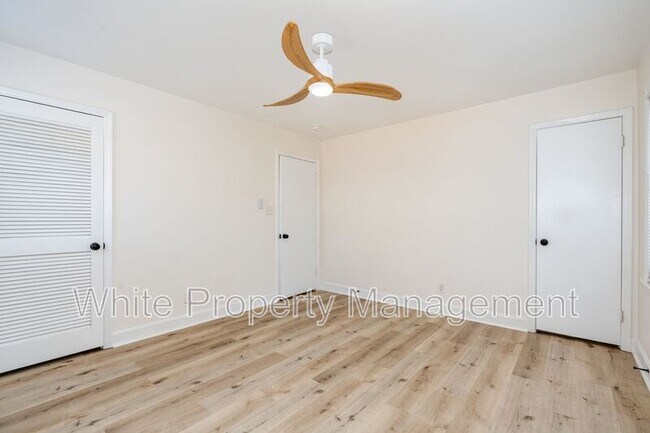 Building Photo - 7726 Wallace Ln