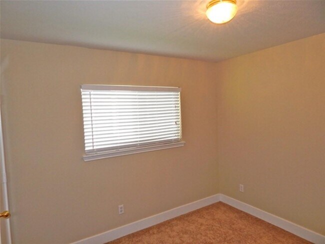 Building Photo - 18722 Atasca Oaks Dr