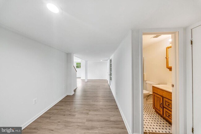 Building Photo - 7411 Tillman Dr
