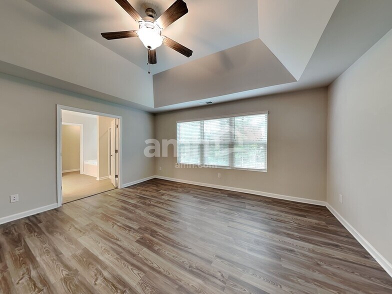 Building Photo - 107 Omega Ct