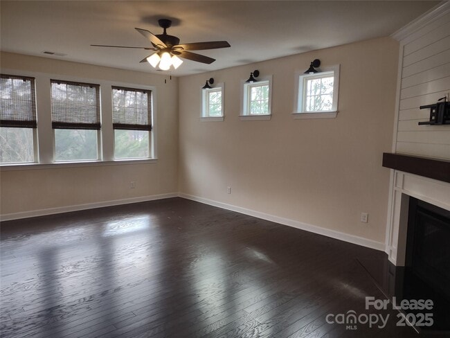 Building Photo - 1019 Hamilton Mill Dr