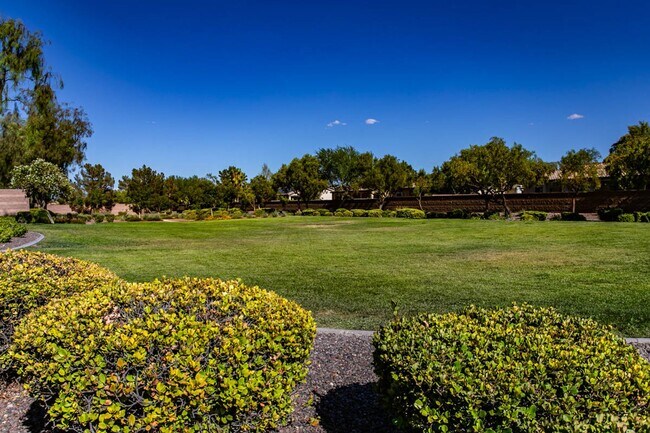 Building Photo - Lovely Northwest Gated Community Home