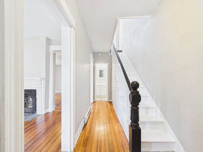 Building Photo - 207 Wellford St