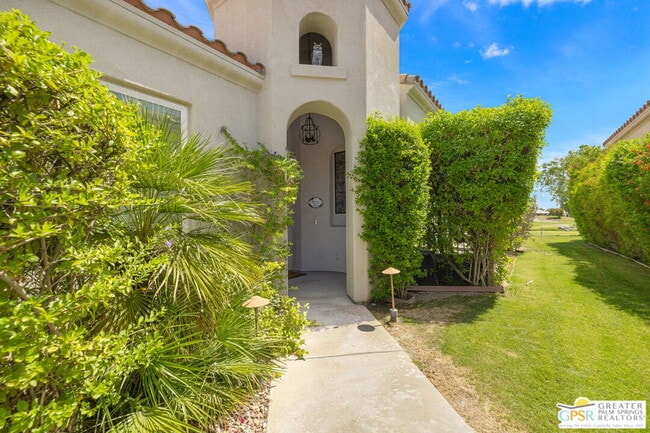 Building Photo - 88 Vía Las Flores