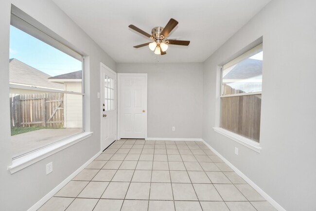 Building Photo - 6446 Mountain Pines Ln