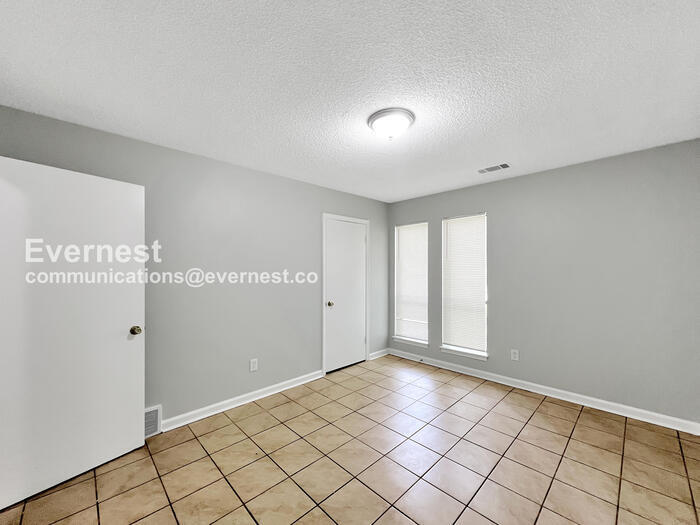 Building Photo - 7275 Cedardale Rd