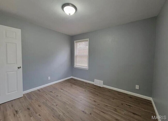 Building Photo - Ranch-style three-bedroom