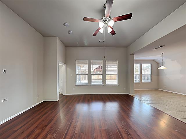 Building Photo - 661 Cattlemans Way