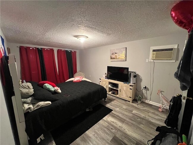 Building Photo - 6613 Carmen St