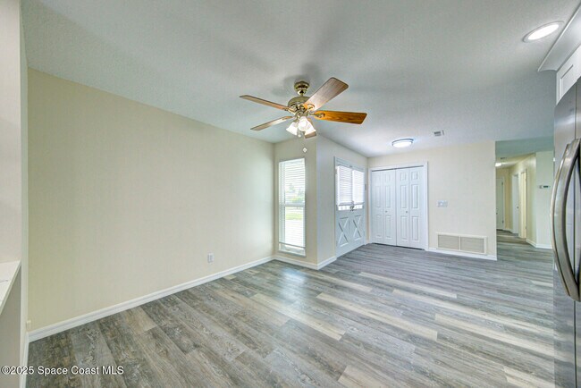 Building Photo - 1065 Molaki Dr