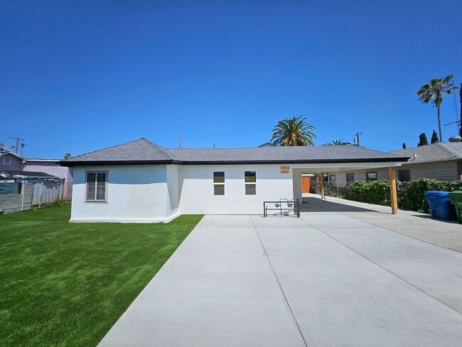 Primary Photo - 7426 Denny Ave