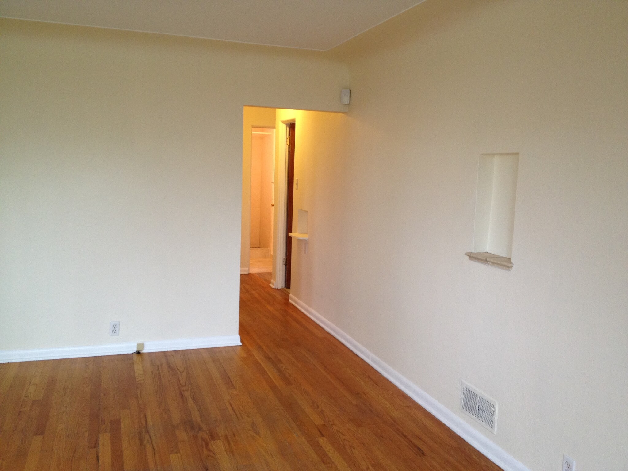 Building Photo - 1532 Tamarac St