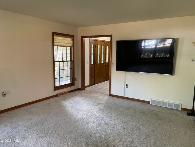 Building Photo - 8 Timberwick Dr