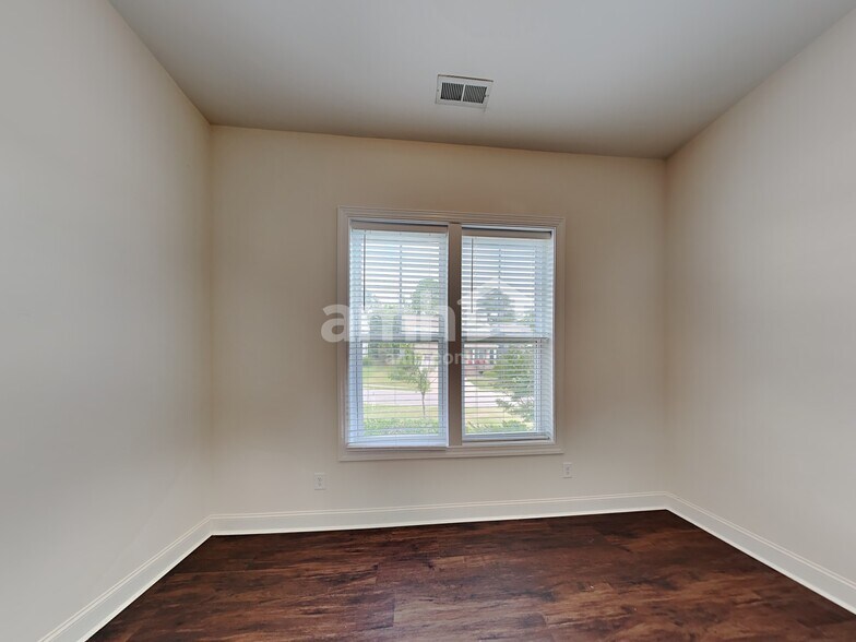Building Photo - 332 Plott Hound Ln