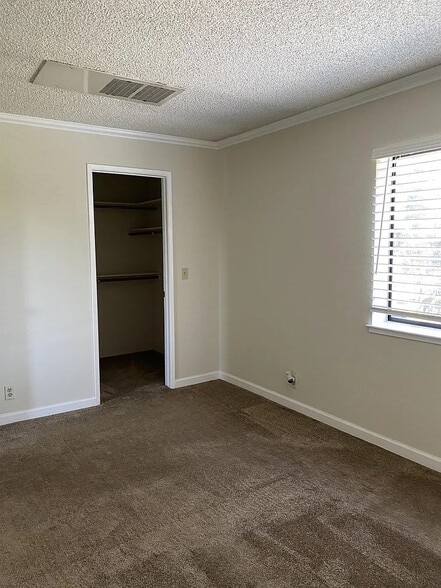 Building Photo - 280 Stonegate Cir