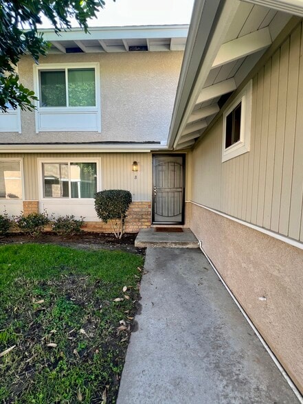 Screen door installed on 2024 - 2516 Wanek Rd