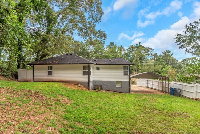 Building Photo - WELCOME HOME!