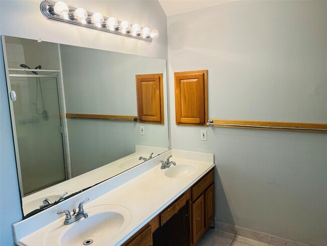 Building Photo - 310 Annes Way