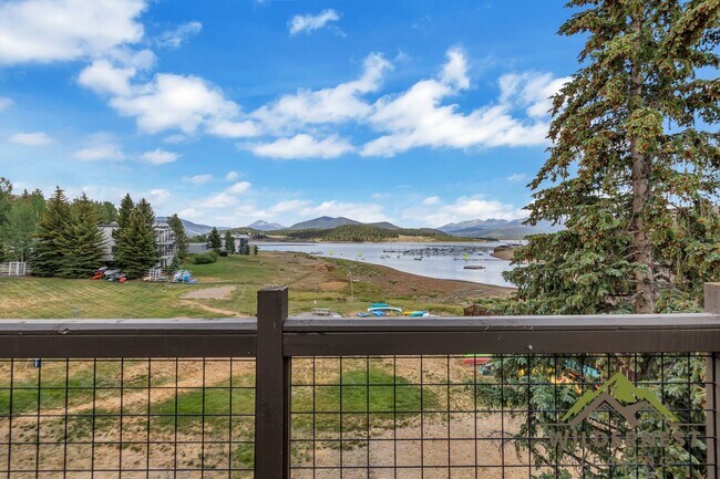 Building Photo - Yacht Club Condo - LAKE VIEWS-Great 3 Bedroom/2 Bath Unit w/Lake Access