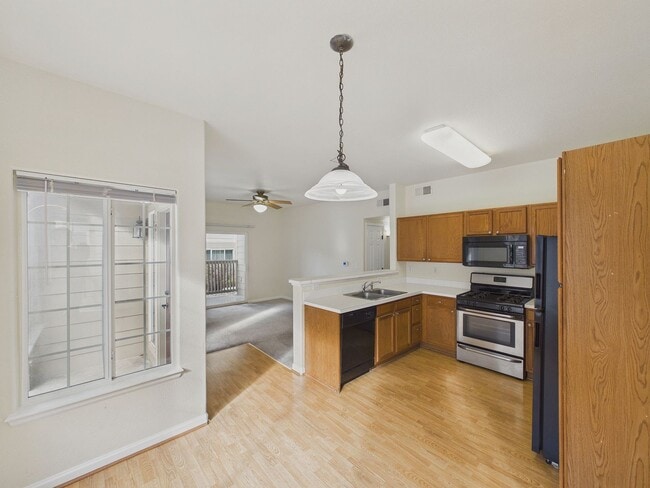 Building Photo - Gated Community with Pool & Clubhouse