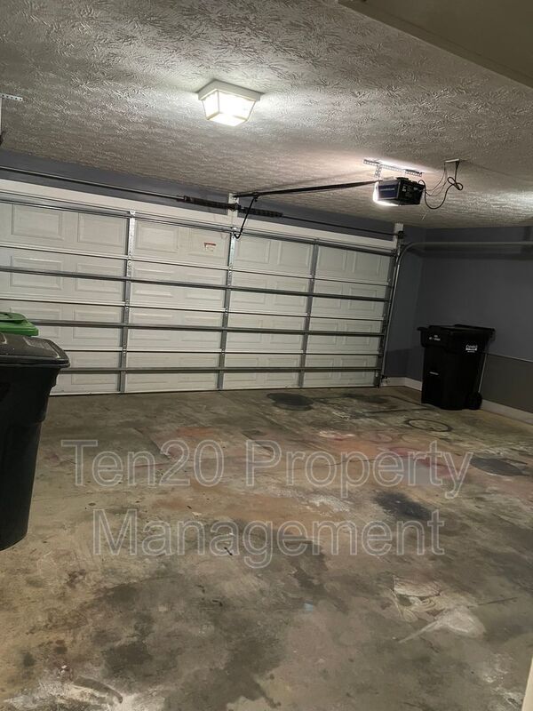Building Photo - 817 Baycreek Ct