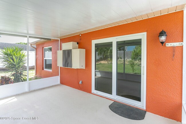 Building Photo - 6485 Orchid Ave