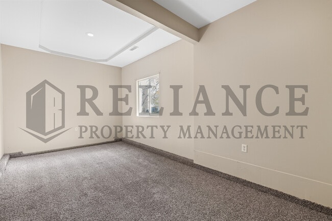 Building Photo - 1925 S Elizabeth