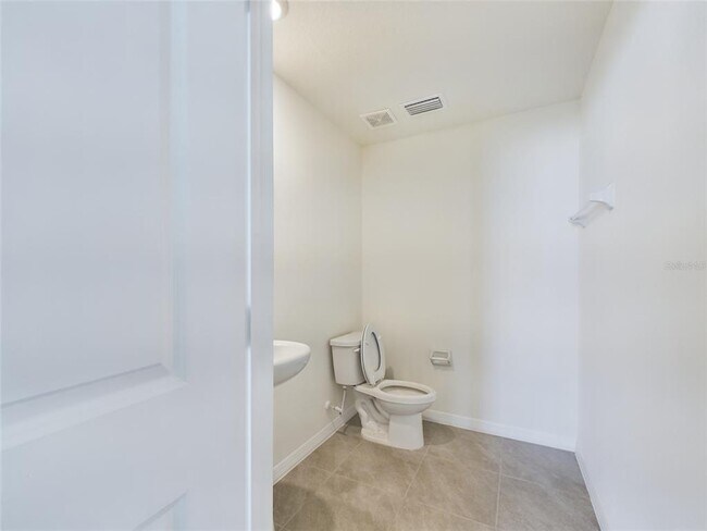 Building Photo - 8626 SW 46th Ave