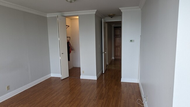 Building Photo - 7002 Kennedy Blvd E