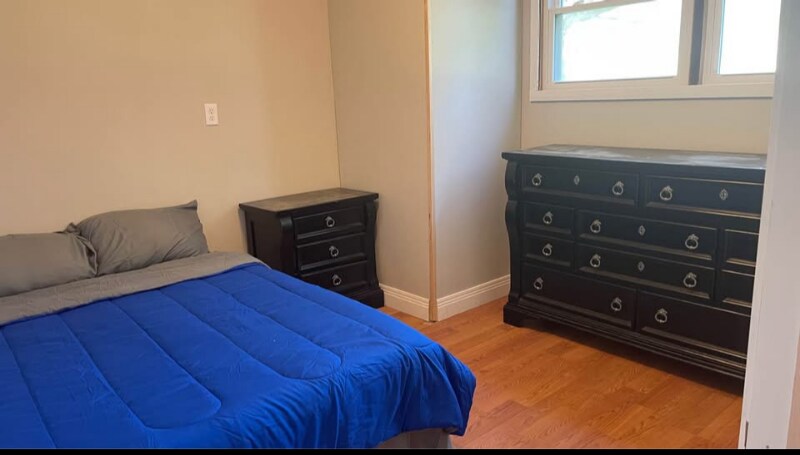 Building Photo - 1582 Main St