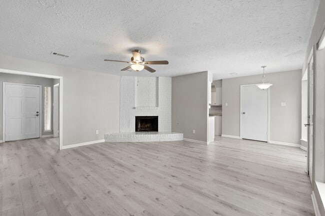 Building Photo - 13542 Wimbledon Dr