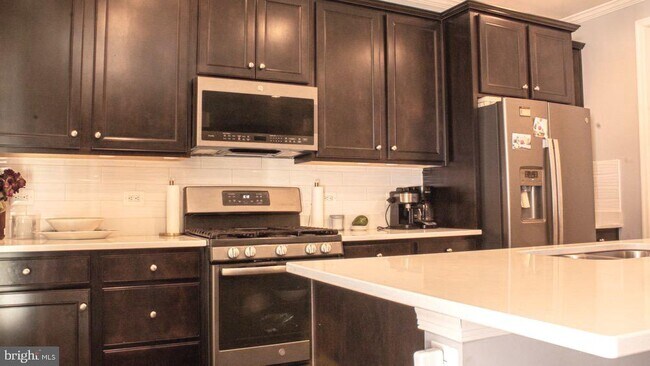 Building Photo - 145 Wayland Rd