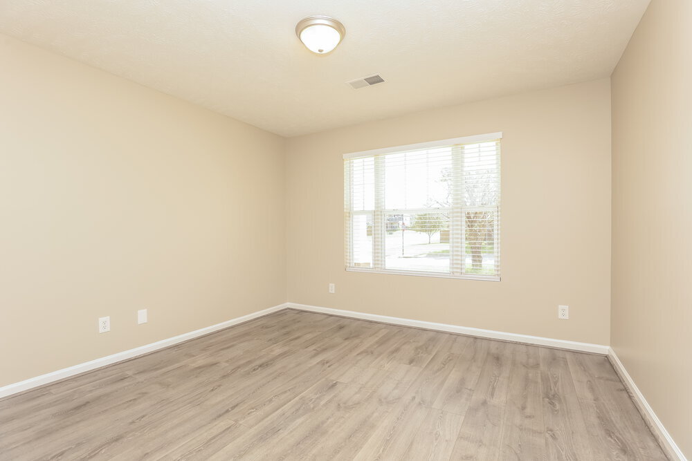 Building Photo - 2867 Park Knoll Dr