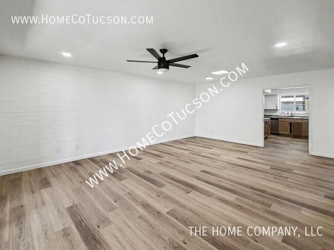 Building Photo - 413 W Pso Solana