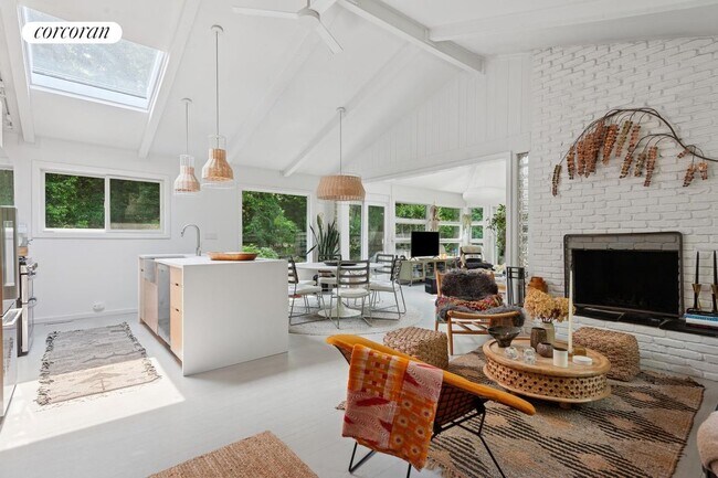 Building Photo - 19 Highwood