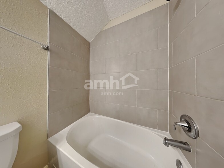 Building Photo - 225 Otero Point