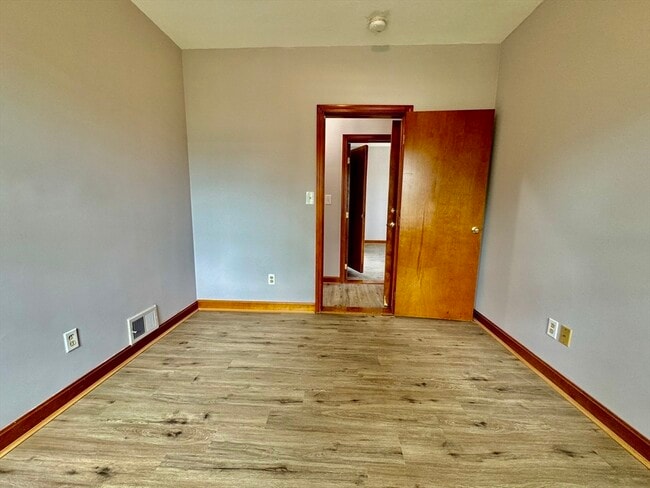 Building Photo - 7 Rawson Rd