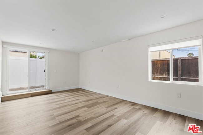 Building Photo - 546 N Genesee Ave